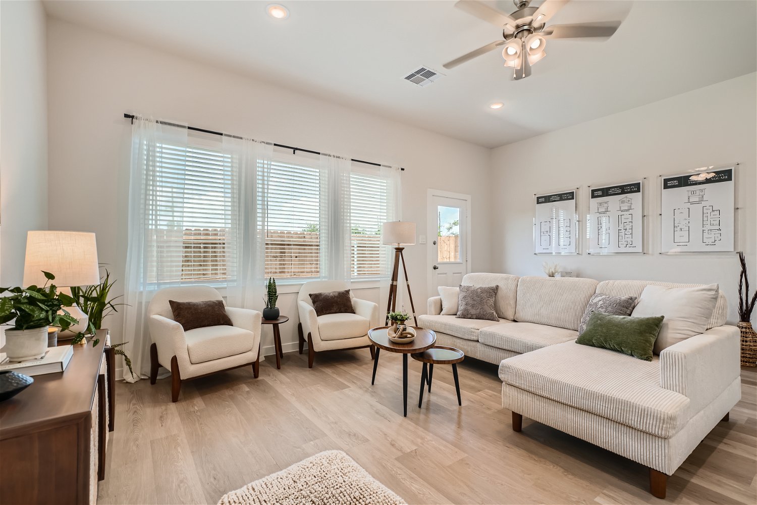 33103-Oak-Hts-Pl-Web-Quality-007-05-Living-Room