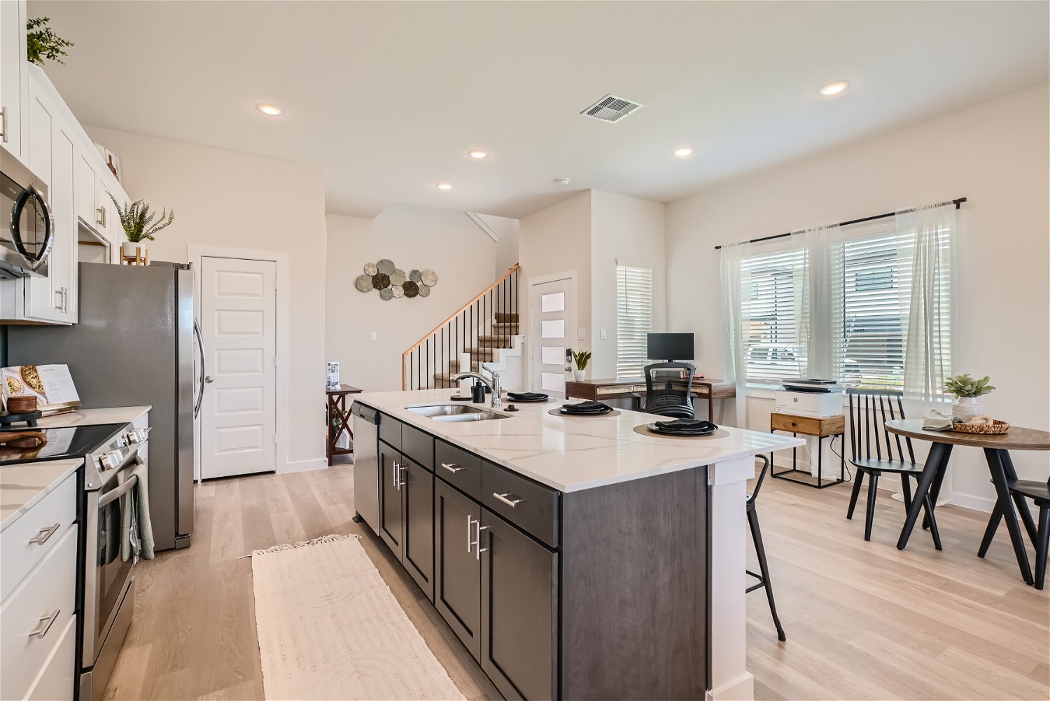 33103-Oak-Hts-Pl-Web-Quality-013-11-Kitchen