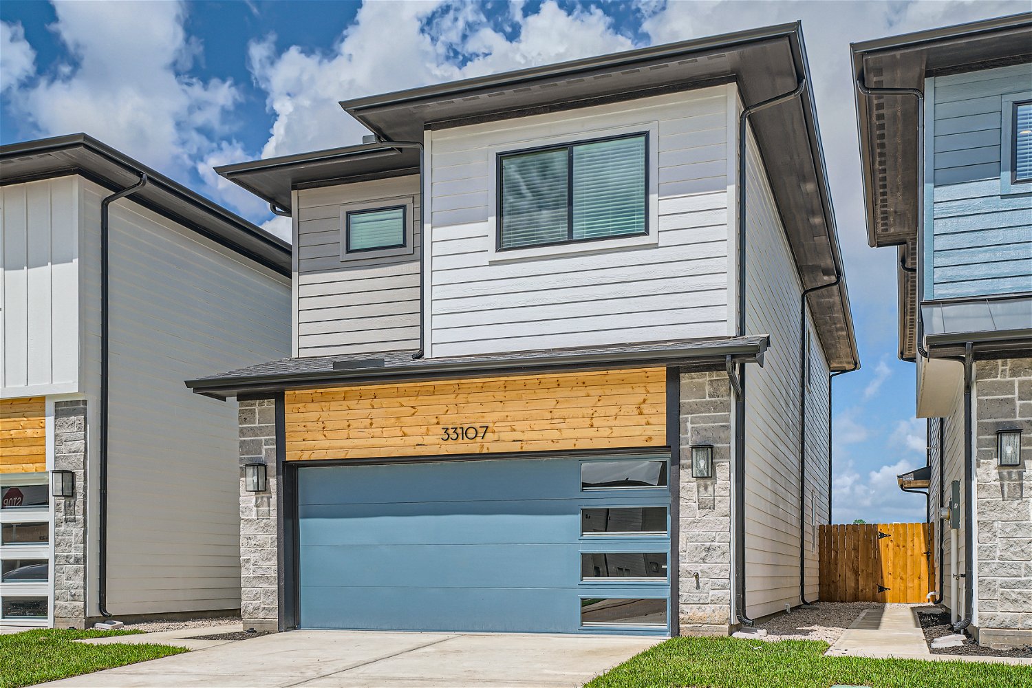 33107-Oak-Hts-Pl-Web-Quality-005-03-Exterior-Front