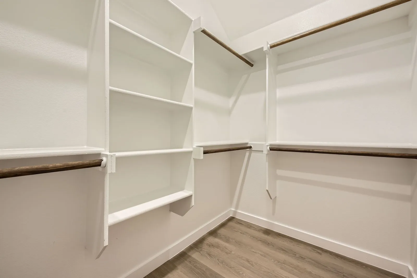 8103 Sawyer Dr - Web Quality - 018 - 25 2nd Floor Primary Bedroom Closet