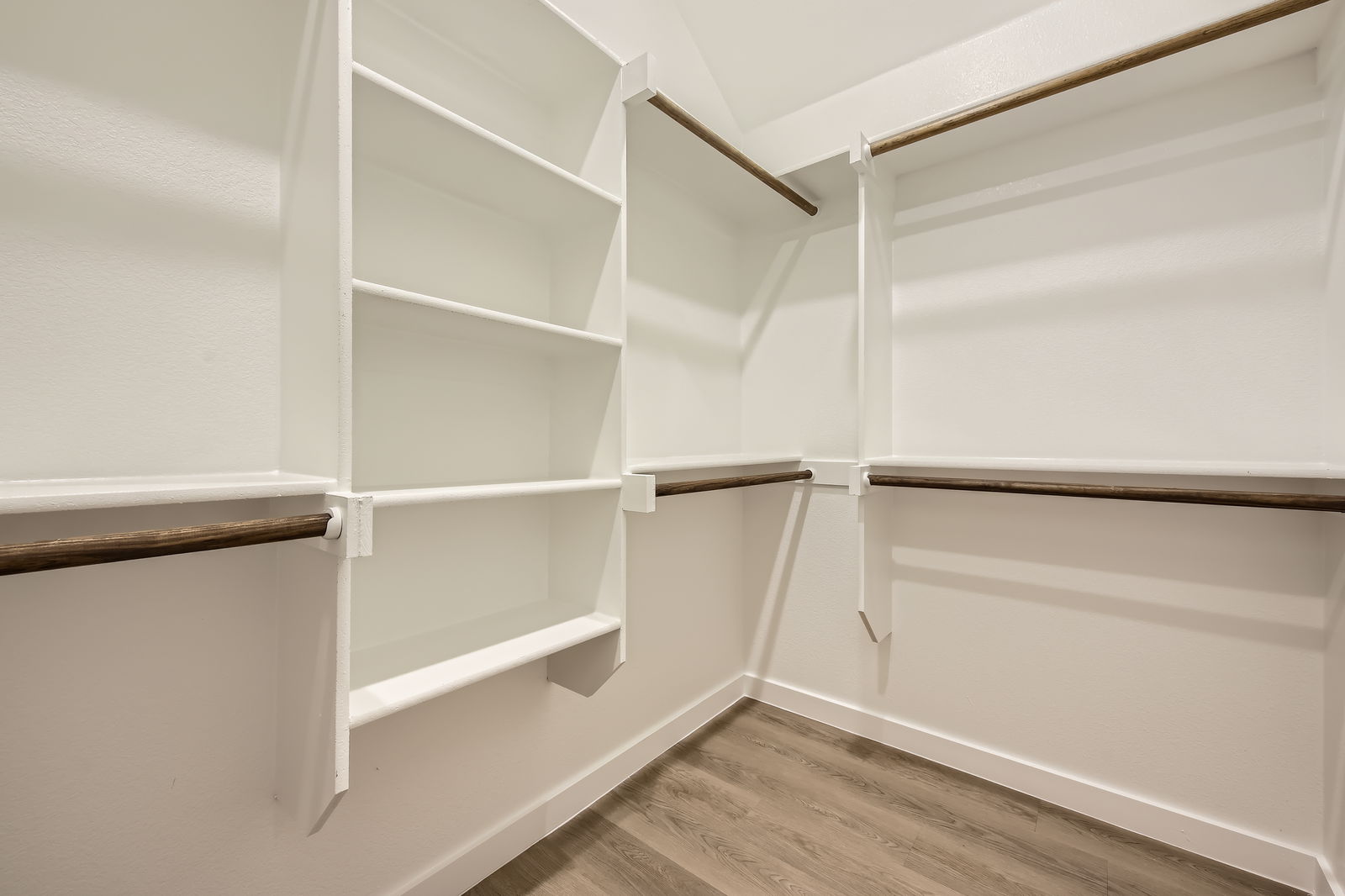 8103 Sawyer Dr - Web Quality - 018 - 25 2nd Floor Primary Bedroom Closet