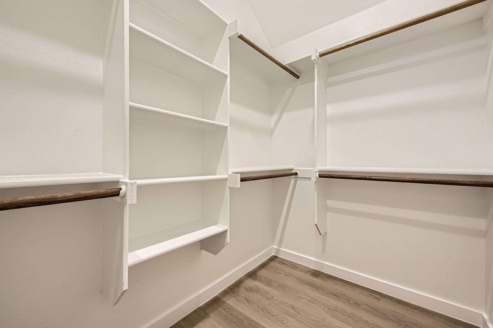 8103 Sawyer Dr - Web Quality - 018 - 25 2nd Floor Primary Bedroom Closet